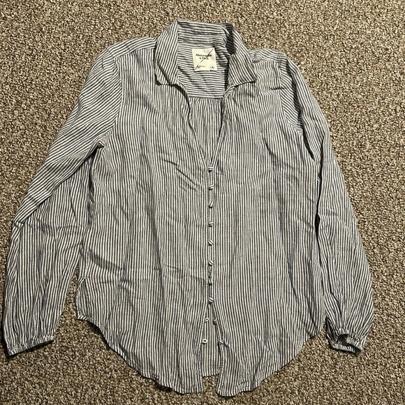 Abercrombie & Fitch Tops - Abercrombie and Fitch Top